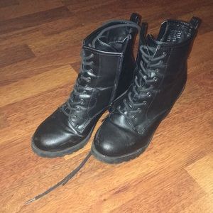 FALL WOMEN’S Black Booties